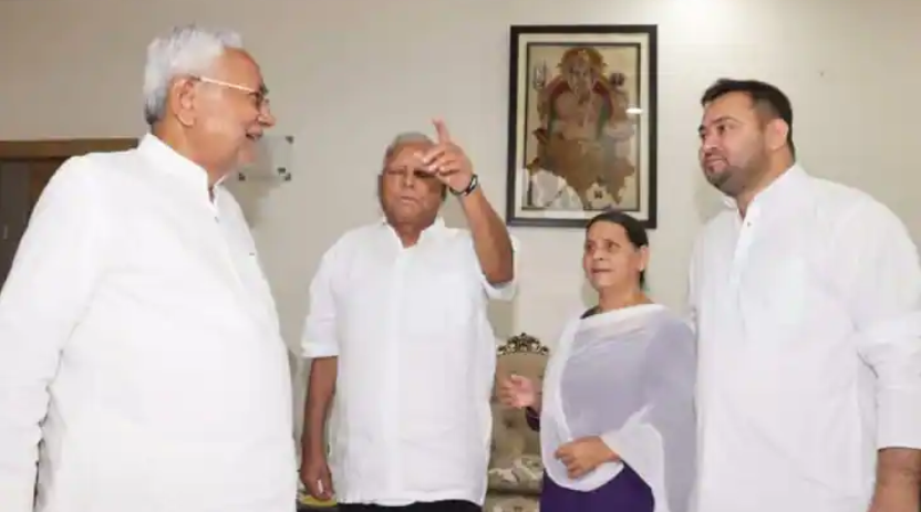 Mission 2024-nitish meets lalu