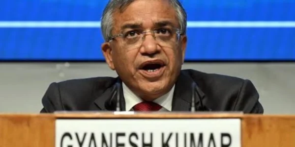 election commissioner is left sweating gyanesh kumar forced to flee to patn 20251004 101054 0000