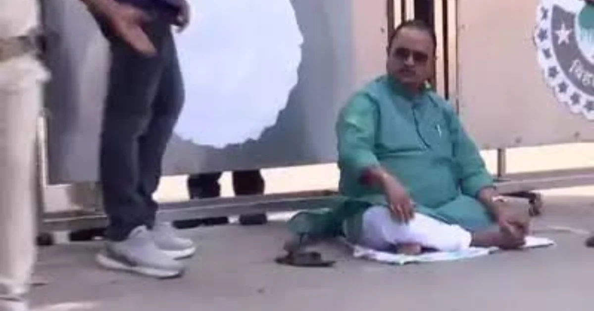 gopal mandal sits on protest at cm's residence will contest as independent 20251017 100145 0000